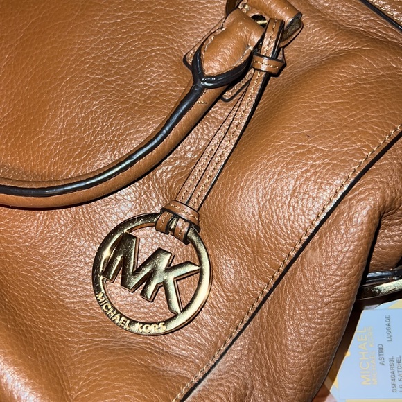Micheal Kors Astrid Satchel - Picture 6 of 6